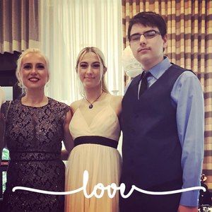 Meet your Posher, Alketa